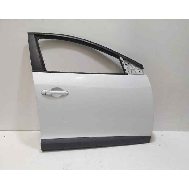 Recambio de puerta delantera derecha para renault megane iii berlina 5 p expression referencia OEM IAM 801003028R  