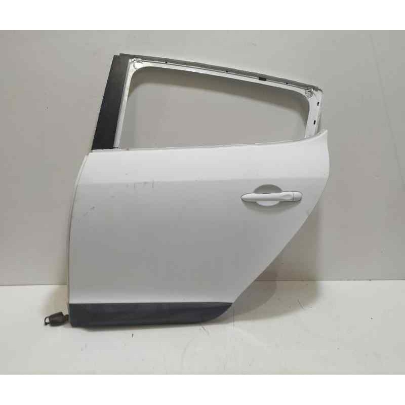 Recambio de puerta trasera izquierda para renault megane iii berlina 5 p expression referencia OEM IAM 821003885R  