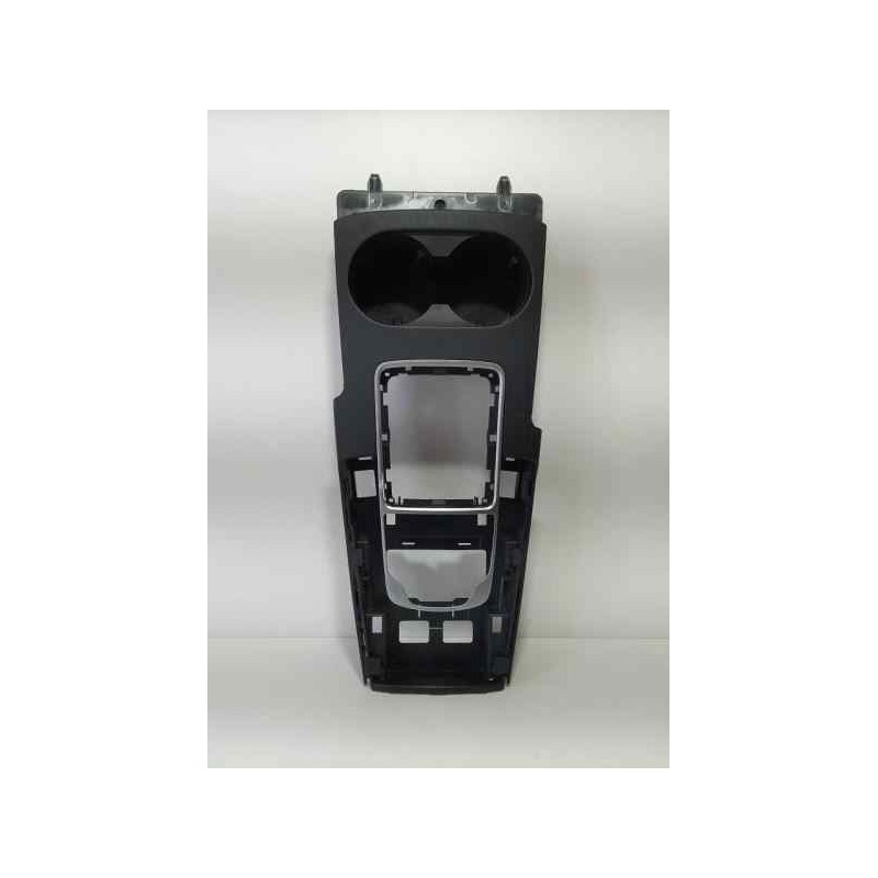 Recambio de consola central para audi a3 sportback (8va) ambiente referencia OEM IAM 8V1864261A  