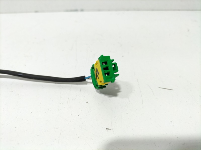 Recambio de mando volante para toyota corolla (e12) 2.0 d-4d linea sol berlina referencia OEM IAM 8623013010 83589 