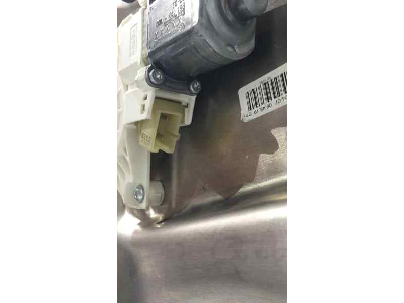 Recambio de elevalunas trasero derecho para mercedes-benz clase c (w204) berlina referencia OEM IAM A2048202902 44447  Recambio de elevalunas trasero derecho para mercedes-benz clase c (w204) berlina referencia OEM IAM A2048202902 44447