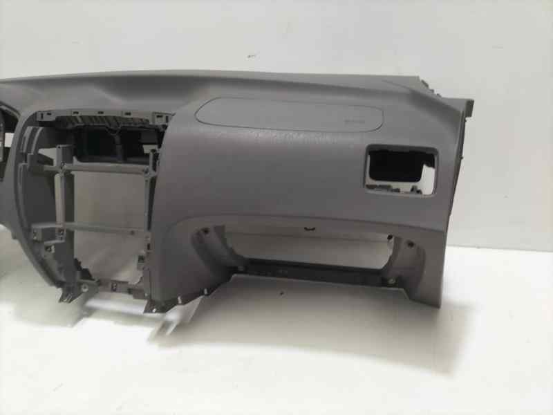 Recambio de salpicadero para hyundai tucson (jm) 2.0 crdi comfort (4wd) referencia OEM IAM 847102E500DD 84929 R