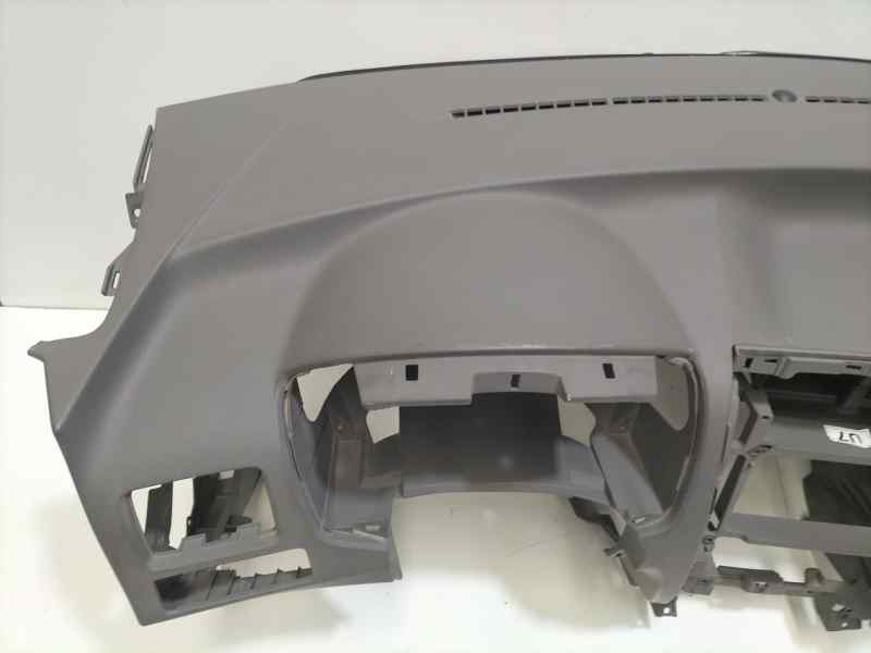 Recambio de salpicadero para hyundai tucson (jm) 2.0 crdi comfort (4wd) referencia OEM IAM 847102E500DD 84929 R