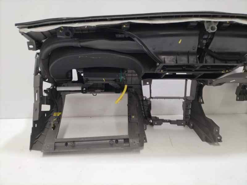 Recambio de salpicadero para hyundai tucson (jm) 2.0 crdi comfort (4wd) referencia OEM IAM 847102E500DD 84929 R