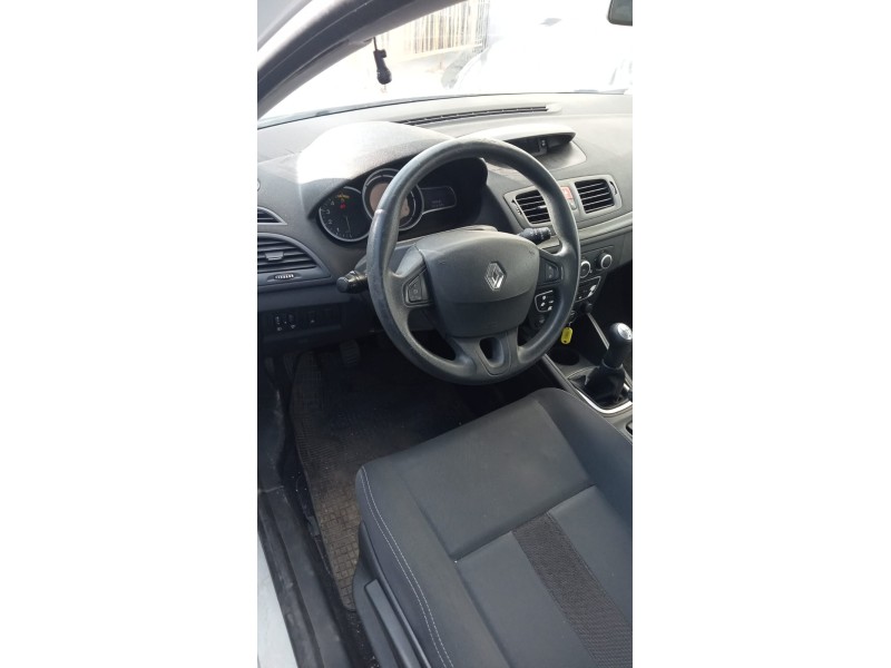 renault megane iii berlina 5 p del año 2009