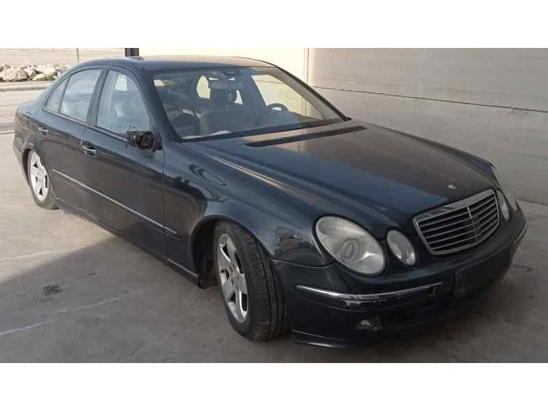 mercedes-benz clase e (w211) berlina del año 2004