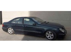 mercedes-benz clase e (w211) berlina del año 2004 2