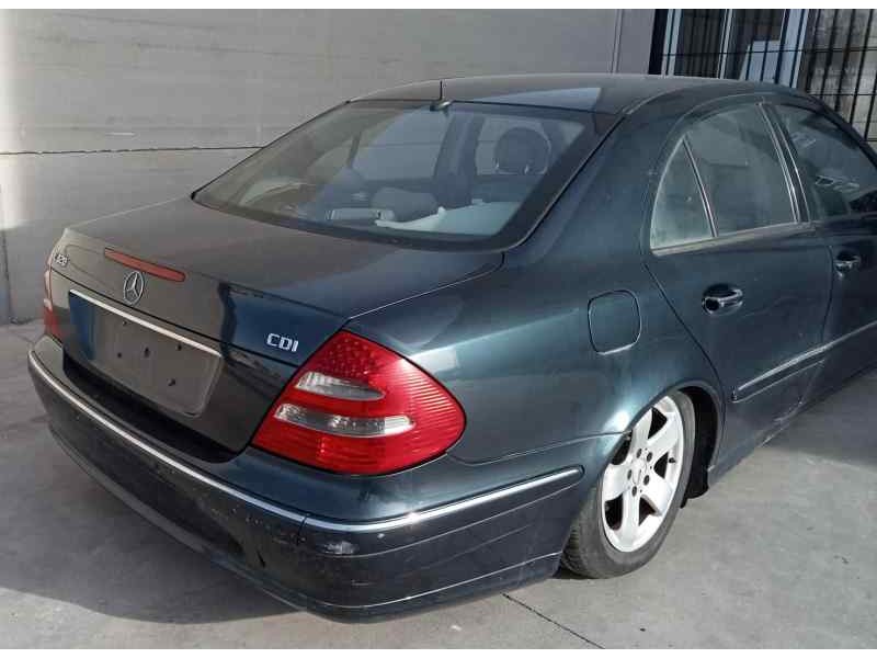 mercedes-benz clase e (w211) berlina del año 2004