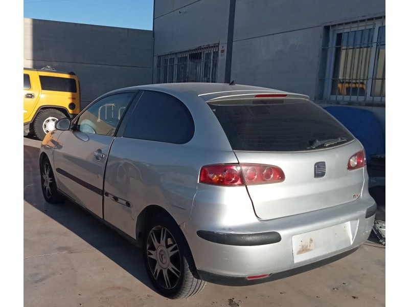 seat ibiza (6l1) del año 2002