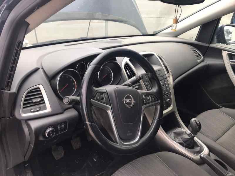 opel astra j lim. del año 2010