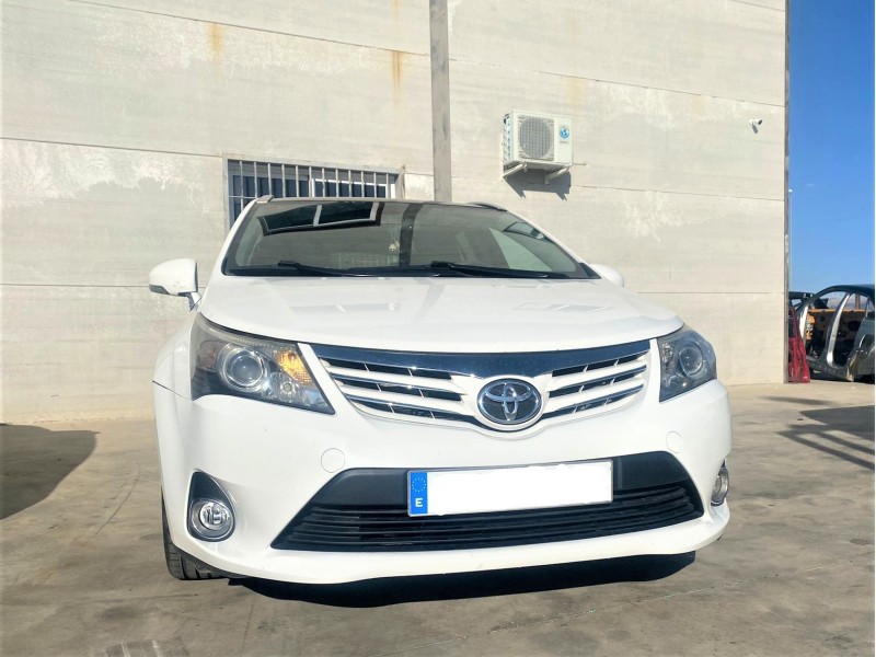 toyota avensis cross sport (t27) del año 2012