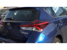 toyota auris del año 2015 2