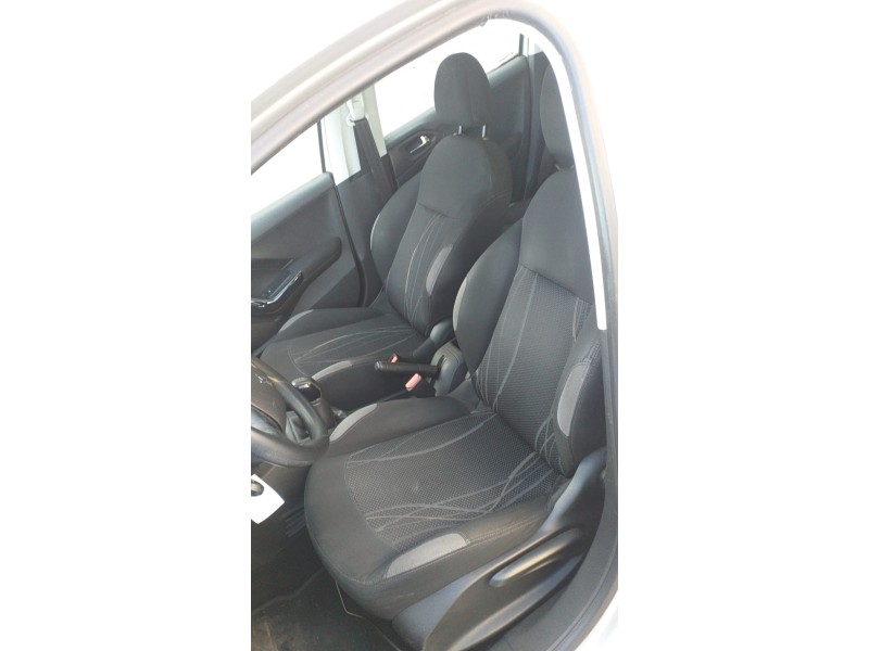 peugeot 208 del año 2014