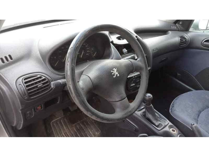 peugeot 206 berlina del año 1998