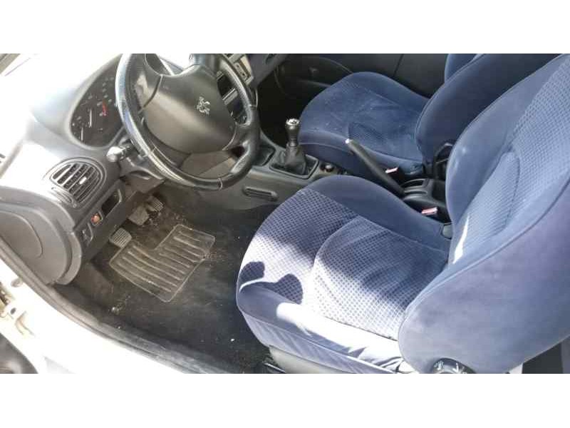 peugeot 206 berlina del año 2004