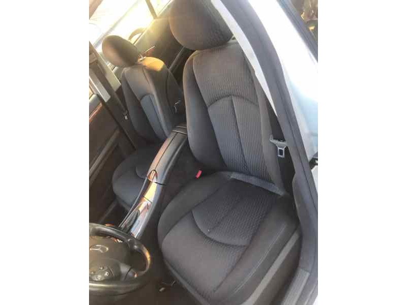 mercedes-benz clase e (w211) berlina del año 2002