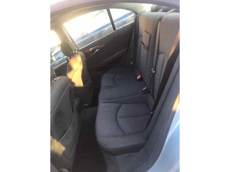 mercedes-benz clase e (w211) berlina del año 2002