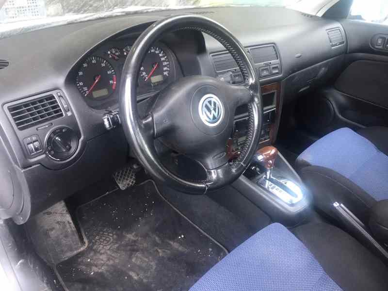 volkswagen bora berlina (1j2) del año 1950