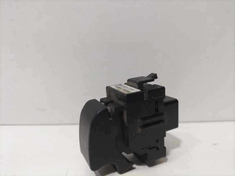 Recambio de mando elevalunas trasero derecho para toyota corolla (e12) 2.0 d-4d linea sol berlina referencia OEM IAM 8481002040 