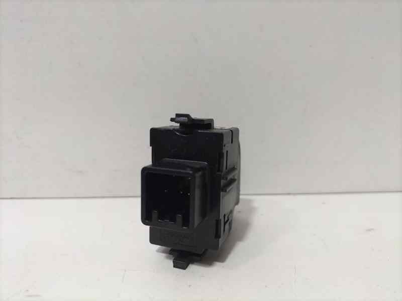 Recambio de mando elevalunas trasero derecho para toyota corolla (e12) 2.0 d-4d linea sol berlina referencia OEM IAM 8481002040 