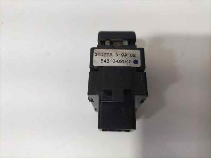 Recambio de mando elevalunas trasero derecho para toyota corolla (e12) 2.0 d-4d linea sol berlina referencia OEM IAM 8481002040 