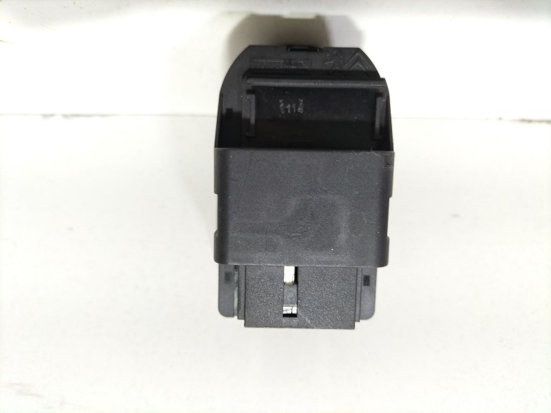 Recambio de rejilla aireadora para toyota corolla (e12) 2.0 d-4d linea sol berlina referencia OEM IAM 1CDFTV 83585 