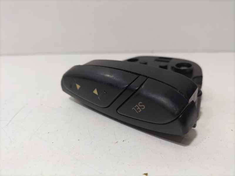 Recambio de mando volante para toyota corolla (e12) 2.0 d-4d linea sol berlina referencia OEM IAM 8623013010 83589 