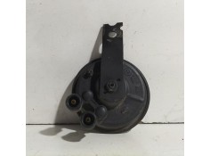 Recambio de claxon para mitsubishi l 200 (k6/7) 2500 td glx (4-ptas.) referencia OEM IAM 4D56 78689  2