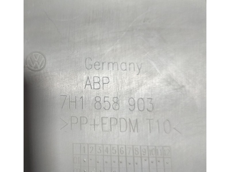 Recambio de molduras delanteras para volkswagen t5 bus 2.5 tdi referencia OEM IAM 7H1858903 78599 