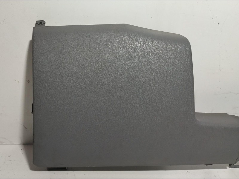 Recambio de molduras delanteras para volkswagen t5 bus 2.5 tdi referencia OEM IAM 7H1858903 78599 