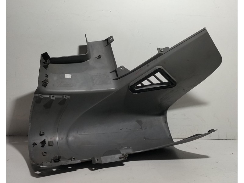 Recambio de molduras delanteras para volkswagen t5 bus 2.5 tdi referencia OEM IAM 7H1858365C 78600 