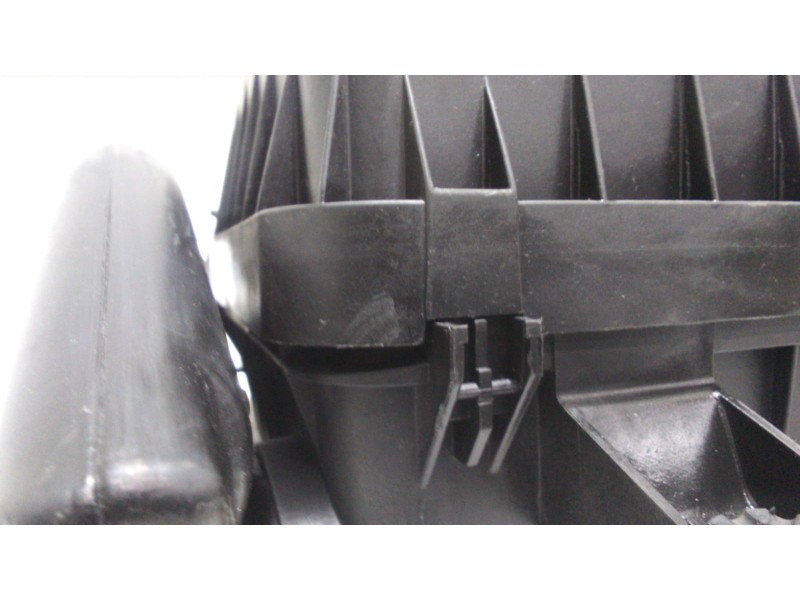 Recambio de filtro aire para suzuki grand vitara 5 puertas sq (ft) 2.0 td referencia OEM IAM 68DA03 49719 