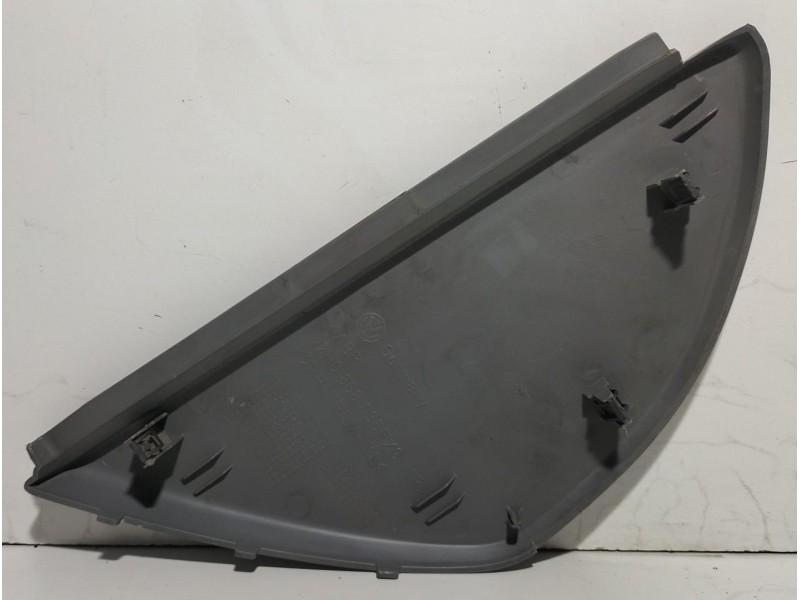 Recambio de molduras delanteras para volkswagen t5 bus 2.5 tdi referencia OEM IAM 7H0858036F 78602 