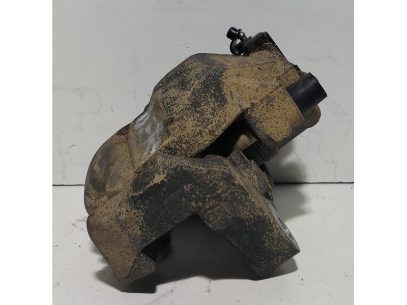 Recambio de pinza freno delantera derecha para volkswagen t5 bus 2.5 tdi referencia OEM IAM 7H0106B 78609 