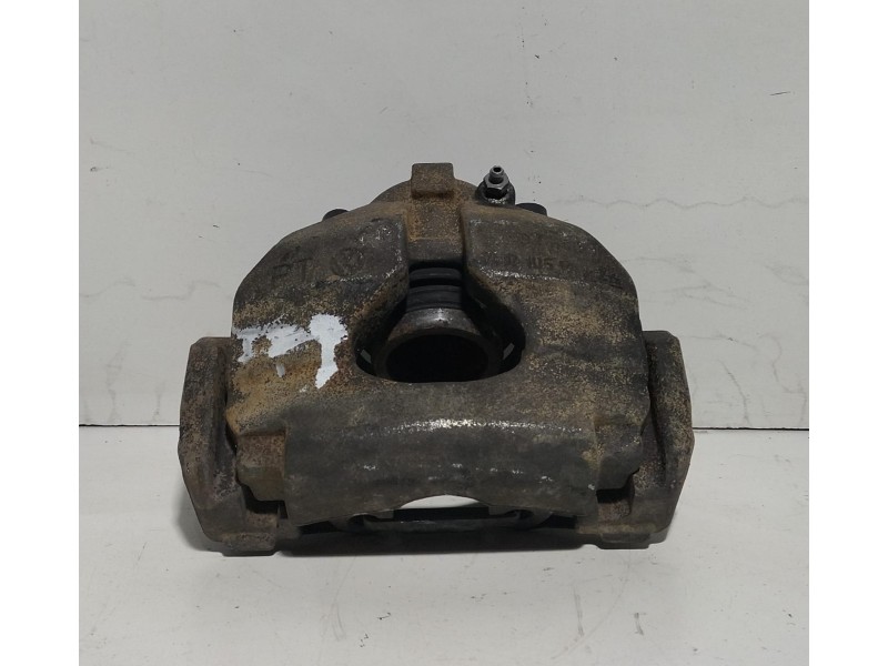 Recambio de pinza freno delantera izquierda para volkswagen t5 bus 2.5 tdi referencia OEM IAM 7H0105B 78610 