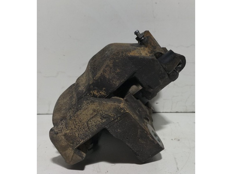 Recambio de pinza freno delantera izquierda para volkswagen t5 bus 2.5 tdi referencia OEM IAM 7H0105B 78610 