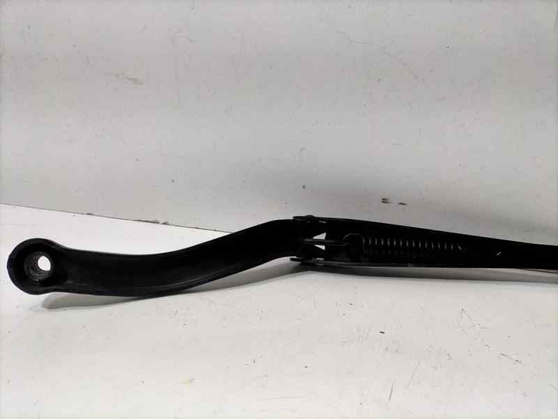 Recambio de brazo limpia delantero izquierdo para opel corsa e selective pro referencia OEM IAM 13284136 84823 