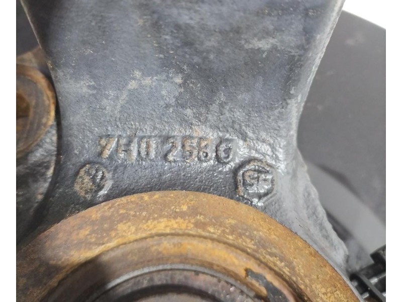 Recambio de mangueta delantera derecha para volkswagen t5 bus 2.5 tdi referencia OEM IAM 7H0258G 78506 