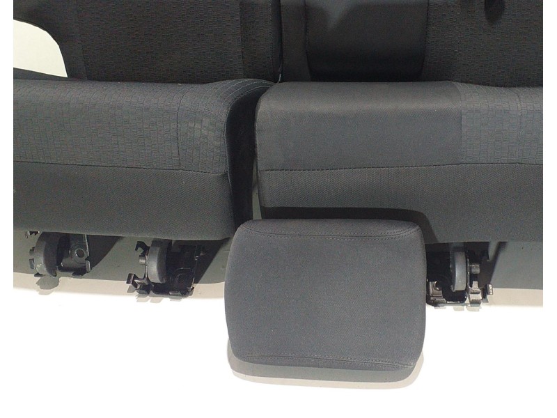 Recambio de juego asientos completo para renault koleos dynamique referencia OEM IAM M9R836 70285 