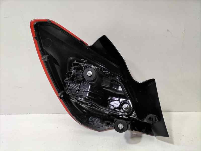 Recambio de piloto trasero derecho para opel corsa e selective pro referencia OEM IAM 39068623 84826 