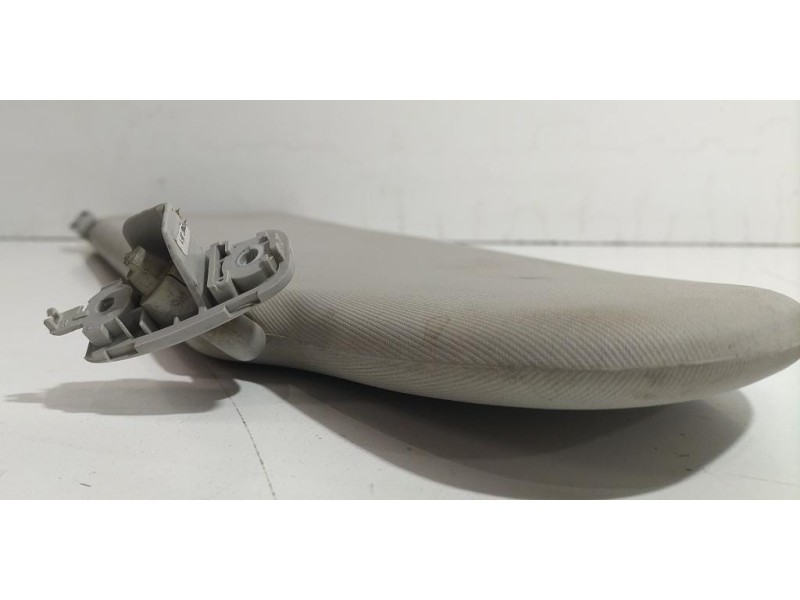 Recambio de parasol derecho para volkswagen t5 bus 2.5 tdi referencia OEM IAM BNZ 78527 