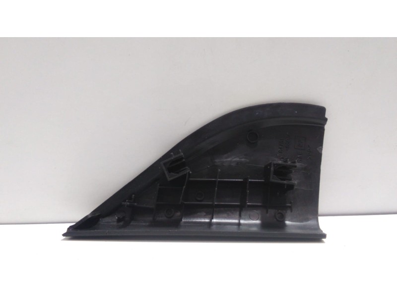 Recambio de molduras delanteras para suzuki grand vitara 5 puertas sq (ft) 2.0 td referencia OEM IAM 8475165D00 49792 