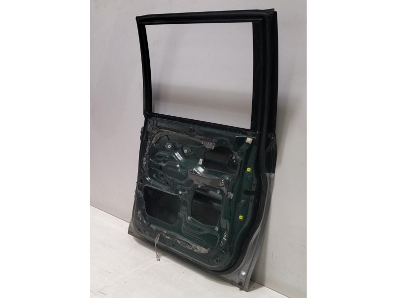 Recambio de puerta trasera derecha para mitsubishi l 200 (k6/7) 2500 td glx (4-ptas.) referencia OEM IAM MR178078 78634 