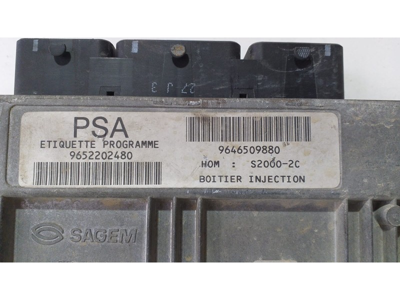 Recambio de centralita motor uce para citroën xsara berlina 1.4 chrono referencia OEM IAM 9646509880 70376 R