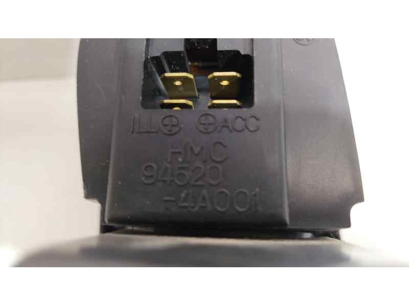 Recambio de pantalla multifuncion para hyundai h1 travel referencia OEM IAM 945204A001 83211 R