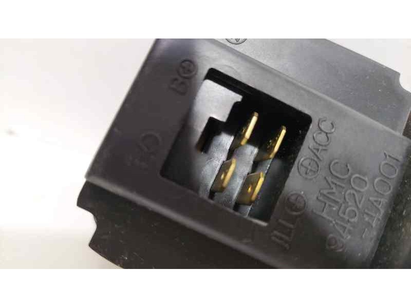 Recambio de pantalla multifuncion para hyundai h1 travel referencia OEM IAM 945204A001 83211 R