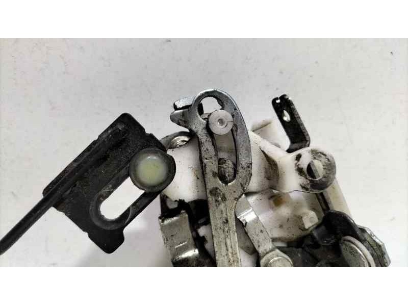 Recambio de cerradura puerta delantera izquierda para hyundai h1 travel referencia OEM IAM 813104A000 83212 R