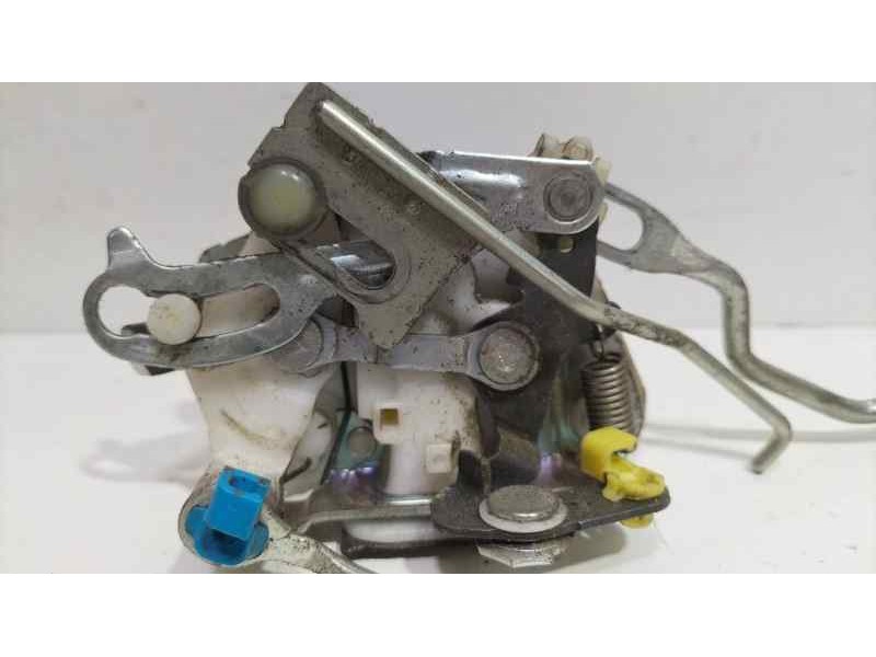 Recambio de cerradura puerta delantera derecha para hyundai h1 travel referencia OEM IAM 813204A000 83213 R