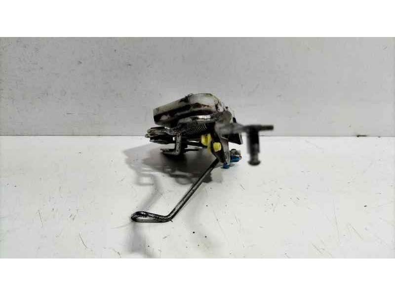 Recambio de cerradura puerta delantera derecha para hyundai h1 travel referencia OEM IAM 813204A000 83213 R