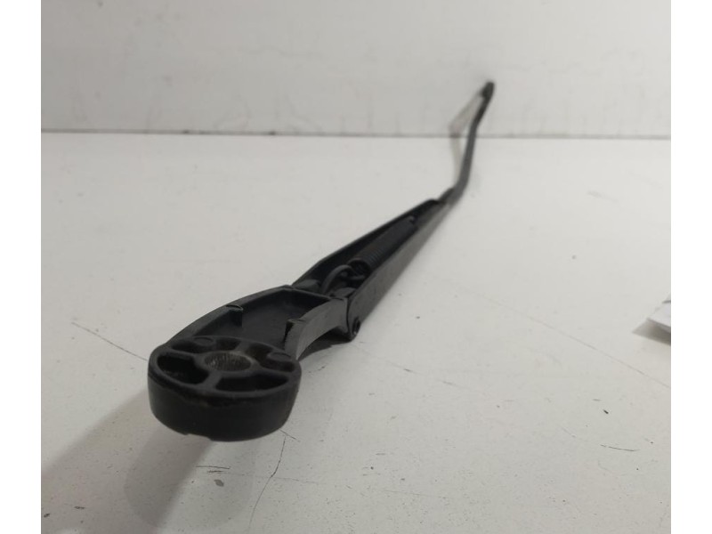 Recambio de brazo limpia delantero izquierdo para volkswagen t5 bus 2.5 tdi referencia OEM IAM 7H1955409C 78651 